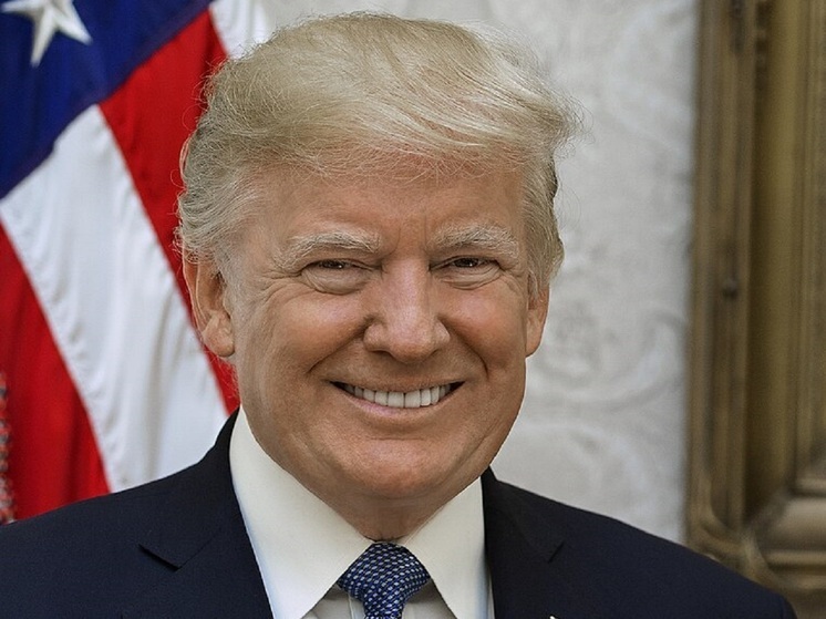 Трамп угостил леденцами Вэнса и Бессента во время похорон сенатора Грэма*