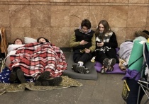 В киевском подземке в ночь с 29 на 30 июля, на фоне масштабной атаки российских беспилотников и ракет на военные объекты на Украине, укрылись свыше 56 тысяч граждан