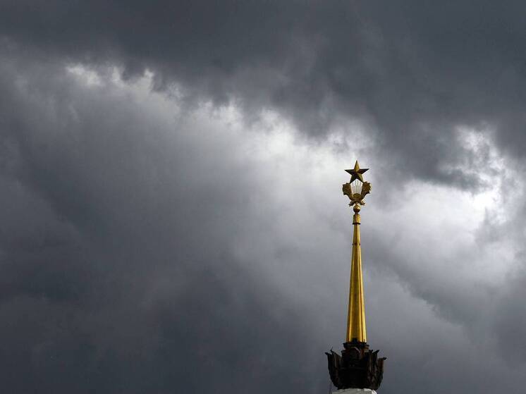 Гроза с дождем ожидается в Подмосковье и Москве во второй половине дня