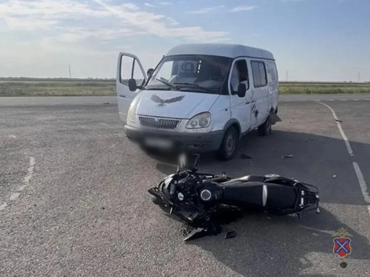 Под Волгоградом мотоциклист пострадал в ДТП после попытки обгона