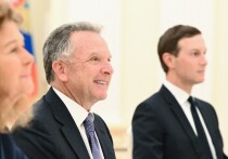 Специальный посланник президента США Дональда Трампа Стив Уиткофф и зять американского лидера Джаред Кушнер на следующей неделе могут совершить визиты в украинскую и российскую столицы для обсуждения вопросов урегулирования