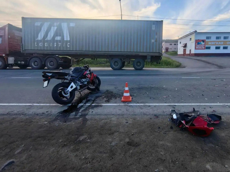 На место происшествия приехала «неотложка» – пострадавшую отвезли в больницу.