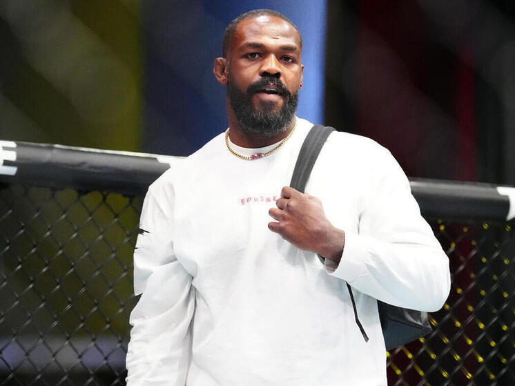 Экс-чемпион UFC в последнее время часто посещает нашу страну.