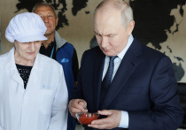 Президента России Владимира Путина 13 августа при посещении рыбзавода «Ясный» на курильском острове Итуруп пригласили порыбачить на палтуса