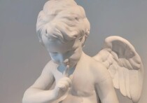 Сложные темы не разрушают отношения. Их разрушает привычка откладывать разговор «на потом», пока это «потом» не превращается в ком, который невозможно проглотить. Парадокс в том, что человек боится не самой темы, а реакции. 