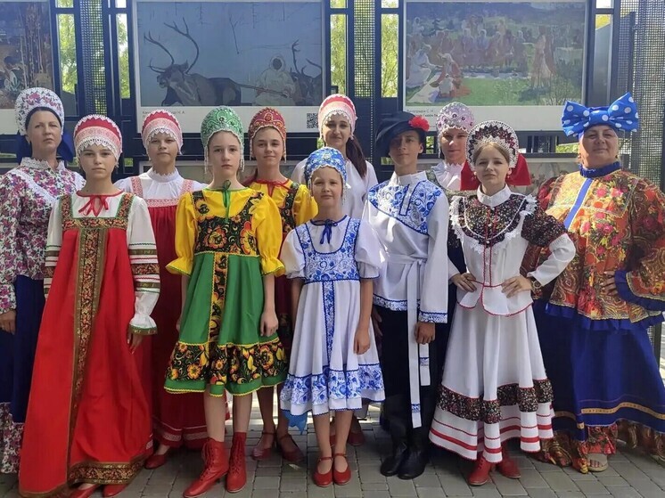 Дефиле русского народного костюма прошло в селе Плодородное