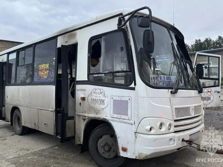 В Ивановской области посреди дороги вспыхнул автобус