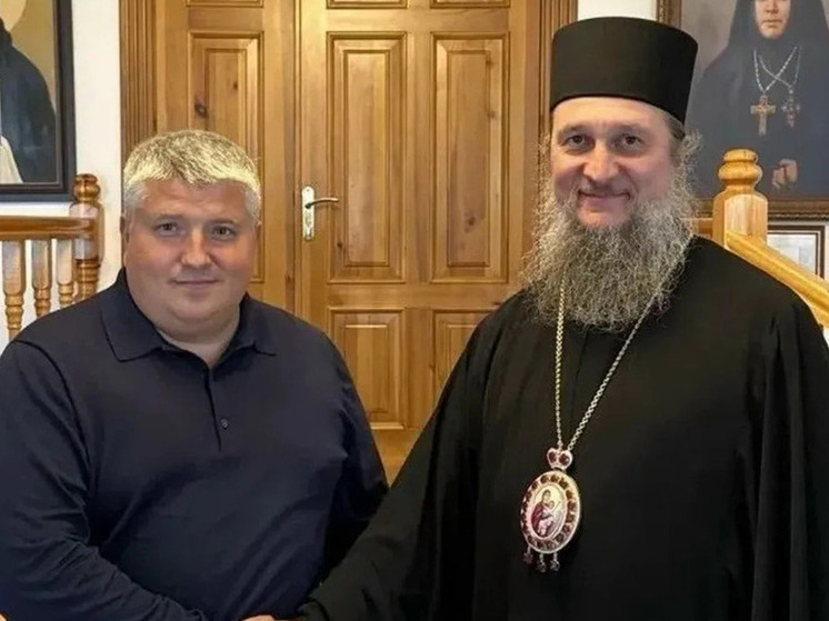 Дронов обсудил с епископом Пахомием духовно-нравственное воспитание новгородцев