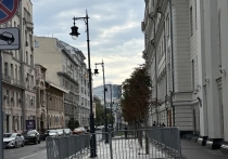 Обстановка около Верховного суда утром 17 августа напряженная