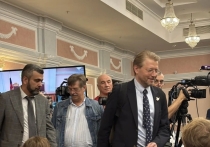 Лидер партии «Яблоко» Николай Рыбаков прибыл в Верховный суд с юристами