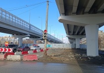 Глава Екатеринбурга Алексей Орлов проверил ход строительства транспортной развязки на пересечении скоростного кольца по переулку Базовому с улицей Комсомольской и Сибирским трактом