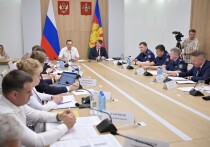 Вопросы утверждения генеральных планов муниципалитетов обсудили на совещании, которое провели Губернатор Краснодарского края Вениамин Кондратьев и прокурор региона Виктор Винецкий