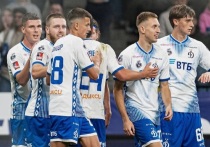 «Динамо» разгромило «Ахмат» 3:0 в Кубке России. Голы забили Сергеев, Гладышев и Тюкавин. Иван Сергеев повторил рекорд Кубка России, разделив первое место с Веретенниковым и Соболевым (по 24 мяча). Тренер Сандро Шварц похвалил команду за победу несмотря на ротацию состава. Он отметил, что замены делались для усиления игры, а не только ради подготовки к дерби со «Спартаком». Специалист доволен новым форматом турнира и нацелен на выход в плей-офф.