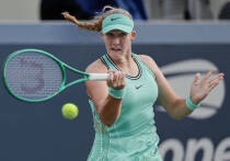 Мирра Андреева вышла в третий круг US Open, разгромив немку Еву Лис со счетом 6:0, 6:2. Матч длился чуть более часа. Пятая ракетка мира во второй раз в карьере достигла этой стадии в Нью-Йорке. В следующем раунде россиянка сыграет с чешкой Николой Бартуньковой. 19-летняя Андреева, победительница «Ролан Гаррос» 2026 года, продолжает уверенное выступление на последнем турнире Большого шлема сезона с призовым фондом 108 млн долларов.