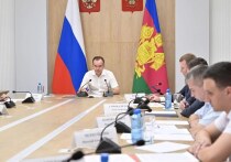 До календарной зимы еще далеко, но для коммунальных служб горячая пора уже наступила