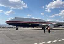 Президент США Дональд Трамп прибыл на базу Эндрюс в Мэриленде на вертолёте Marine One, чтобы отправиться в Даллас на промежуточный съезд Республиканской партии