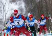 Международная федерация лыжного спорта и сноуборда (FIS) твердила правила нейтрального статуса для лыжников из РФ и РБ. Заявки принимаются до 15 декабря, проверка стоит 2 тыс. франков. Отменен запрет для членов клубов ЦСКА и «Динамо», если нет контракта с силовыми структурами. Введены санкции за дискриминацию россиян и за их политические высказывания. Тренер Юрий Бородавко ждет юридических пояснений по изменениям в правилах нашего участия в международных турнирах.