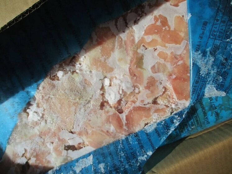 В Балтийске 27 тонн китайского мяса смутили проверяющих странной датой