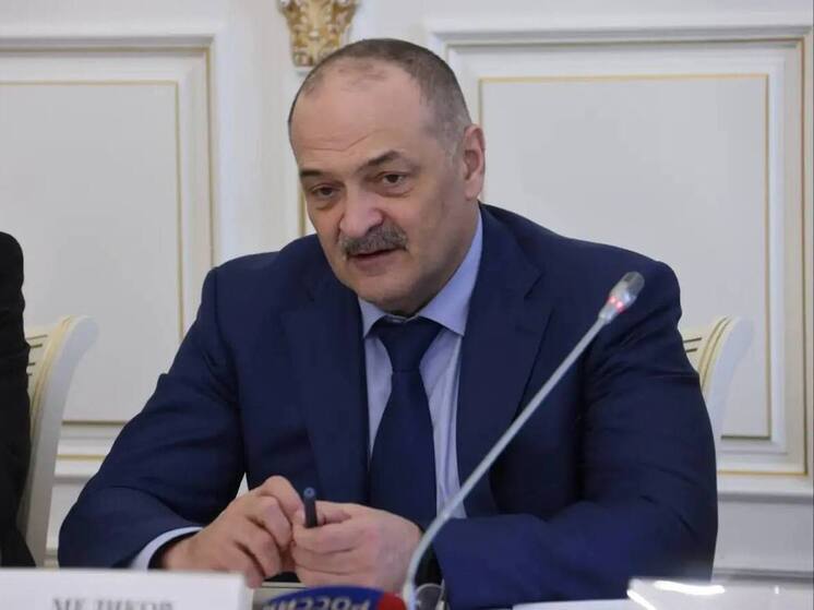 Экс-глав Дагестана Меликов стал сенатором