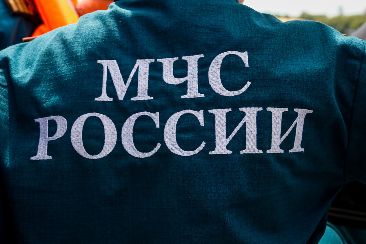 Спасатели ищут двух рыбаков, пропавших в Татарском проливе