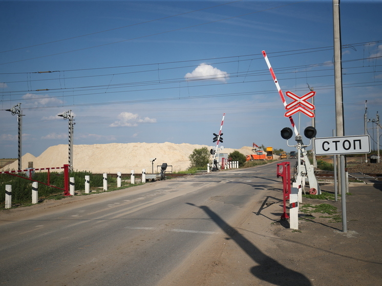 С 11 на 12 октября железнодорожный переезд под Волгоградом закроют на 8 часов