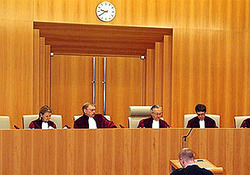 Российские суды подчинили европейскому