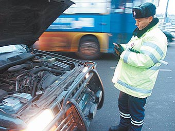 Минимум за 500 рублей “прощают” сегодня столичные гаишники автовладельцев с “неправильным” ксеноновым светом
