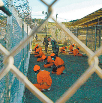 Грузия принимает экс-узников американской тюрьмы
