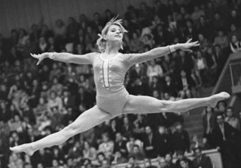 “Я сказала Виталию Мутко, что хотела бы делиться опытом с российскими гимнастками. Он обещал подумать, но пока все повисло в воздухе”