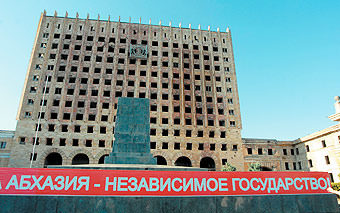 Абхазская оппозиция намерена устроить президенту второй тур