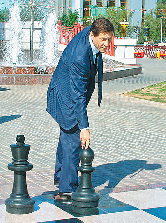 Вице-премьер Правительства РФ Александр Жуков рассказал “МК”, как продвинуть шахматы в России и мире