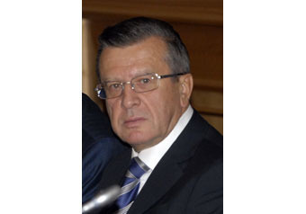 Виктор Зубков голосует за индюшатину