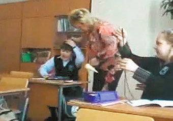 Учитель московской школы регулярно избивала ученика