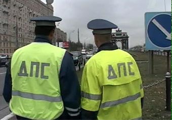 Продать должность инспектора в своем подразделении пытался руководящий сотрудник ГИБДД в Ленинском районе Подмосковья