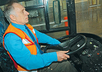 Чиновники травят простого водителя троллейбуса за интервью в “МК”