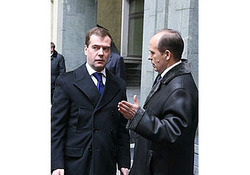 Медведев рассказал ФСБ о врагах. ВИДЕО