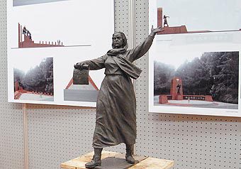 Московские скульпторы представили свои импровизации на тему взорванного “Мемориала славы”