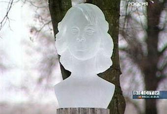 В день смерти актрисы Любови Полищук, скончавшейся три года назад, 28 ноября на ее могиле на Троекуровском кладбище появится памятник