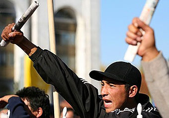 И настраивают “совещательную демократию” 