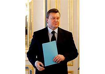 Медведев и Янукович в первую очередь поговорят о газе, русском языке и НАТО