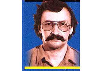 Автор захватывающих детективных сюжетов и сценария к нашумевшему фильму Карена Шахназарова “Исчезнувшая империя” Сергей Рокотов оказался замешан в неприглядной истории