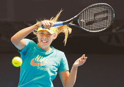 Теннисисты открывают Австралию