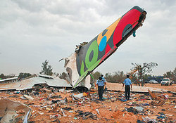 В среду произошло крушение самолета “А-330-200”, летевшего из крупнейшего города ЮАР, Йоханнесбурга, в столицу Ливии, Триполи, откуда он должен был продолжить свой полет в Лондон