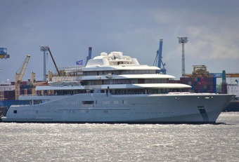 Абрамович скупил для своей яхты произведения искусства на $300 тыс. 