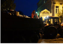 Перед администрацией Ржева горожане высыпали машину отходов