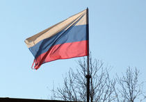 Над крымским парламентом гордо взвился российский триколор
