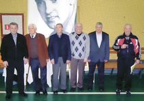 Николаева поздравили с 75-летием на мемориале Воронина