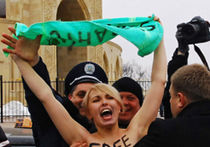 В полиции Ганновера на красоток из FEMEN завели уголовное дело