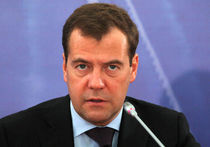Медведев отменил конец света и похвалил Сердюкова. ВИДЕО