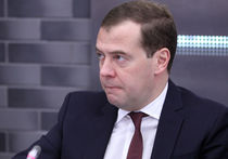 Социалка вместо игорной зоны: Медведев вернул Крым с небес на землю